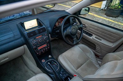 Lot 2002 Lexus IS200