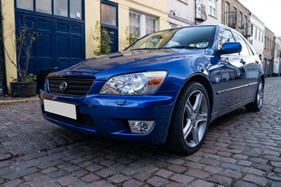 Lot 2002 Lexus IS200