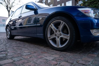 Lot 2002 Lexus IS200