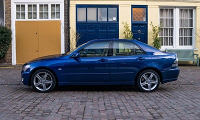 Lot 2002 Lexus IS200