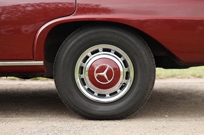 Lot 135 - 1967 Mercedes-Benz 220B Fintail