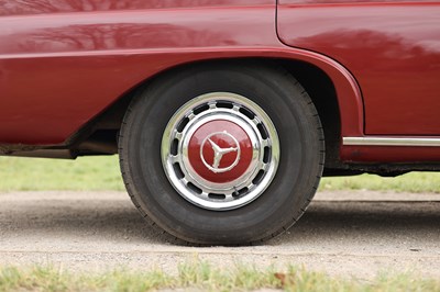 Lot 135 - 1967 Mercedes-Benz 220B Fintail