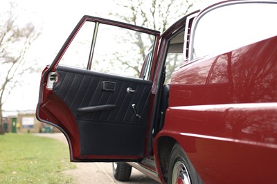 Lot 135 - 1967 Mercedes-Benz 220B Fintail