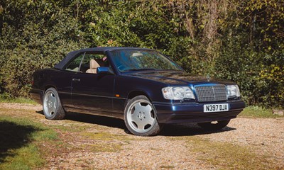 Lot 144 - 1995 Mercedes-Benz E220 Cabriolet
