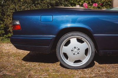 Lot 144 - 1995 Mercedes-Benz E220 Cabriolet