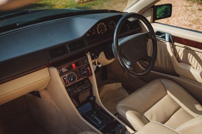 Lot 144 - 1995 Mercedes-Benz E220 Cabriolet