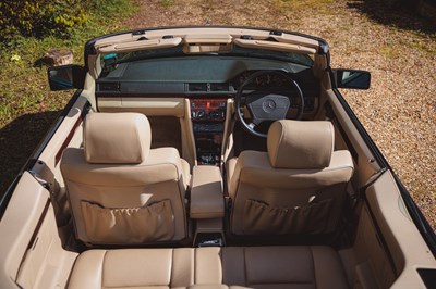 Lot 144 - 1995 Mercedes-Benz E220 Cabriolet