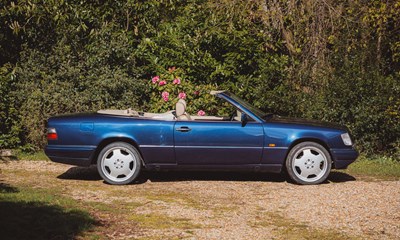 Lot 144 - 1995 Mercedes-Benz E220 Cabriolet
