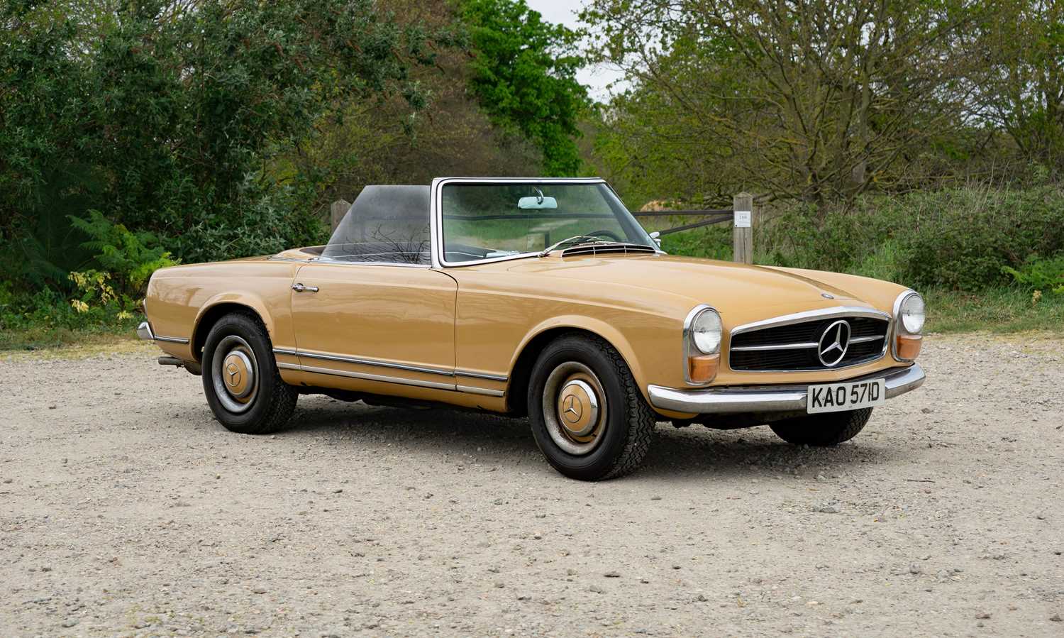 Lot 295 - 1966 Mercedes-Benz 230 SL Pagoda