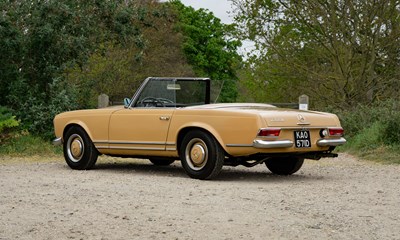 Lot 295 - 1966 Mercedes-Benz 230 SL Pagoda