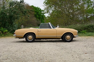 Lot 295 - 1966 Mercedes-Benz 230 SL Pagoda