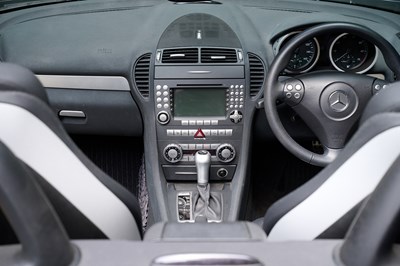 Lot 108 - 2004 Mercedes-Benz SLK 350