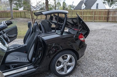 Lot 108 - 2004 Mercedes-Benz SLK 350
