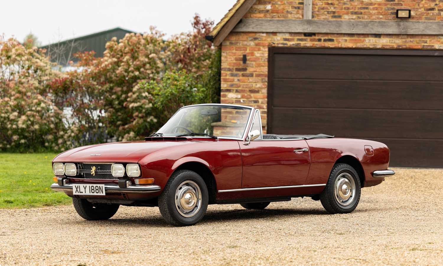 Lot 183 - 1974 Peugeot 504 GL Cabriolet