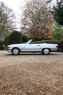 Lot 266 - 1989 Mercedes-Benz 300 SL