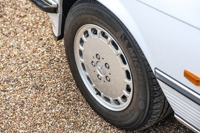 Lot 266 - 1989 Mercedes-Benz 300 SL