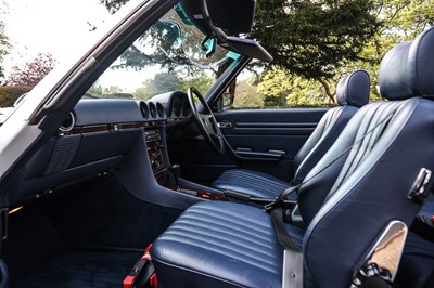 Lot 266 - 1989 Mercedes-Benz 300 SL