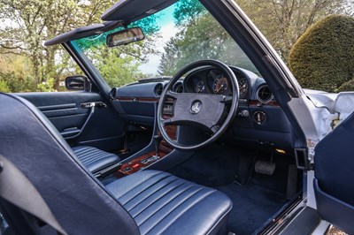 Lot 266 - 1989 Mercedes-Benz 300 SL