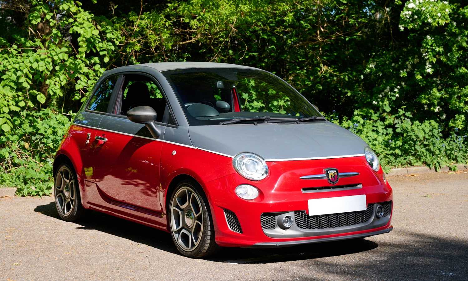 Lot 160 - 2014 Abarth 595C Tourismo Auto Convertible