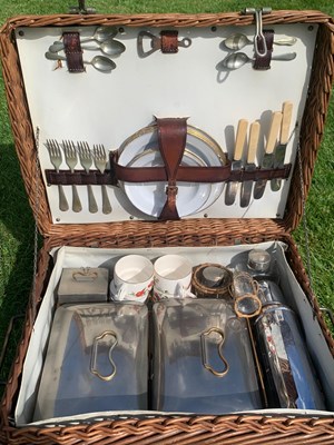 Lot 1920’s Vintage Travelling Hamper