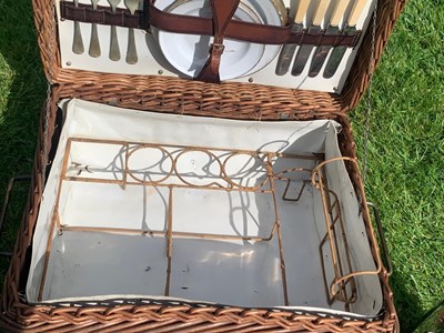Lot 1920’s Vintage Travelling Hamper