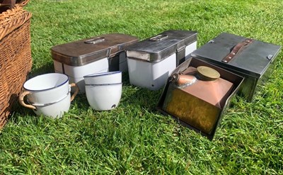 Lot Circa 1900s Bucharest Travelling Hamper