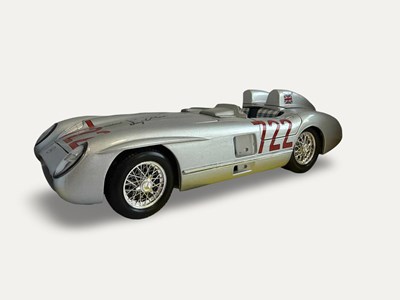 Lot 50 - Signed 1:18 Mercedes-Benz 300 SLR ‘722’ Model by Bburago Gold Collection