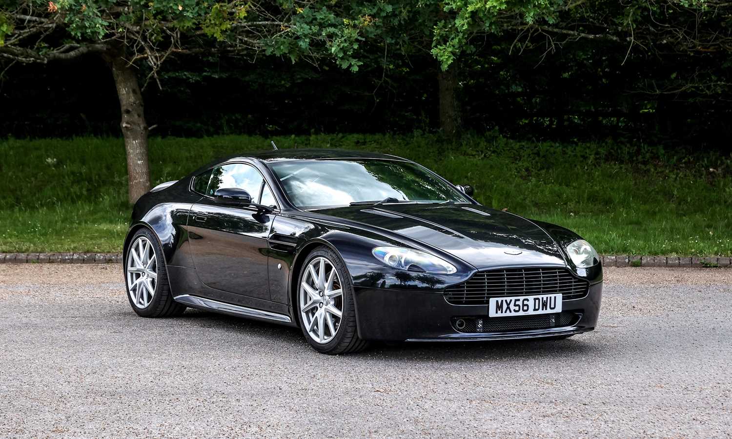 Lot 2007 Aston Martin V8 Vantage