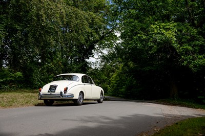 Lot 1967 Jaguar Mk. II 2.4 MOD