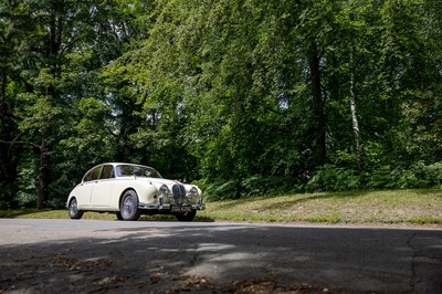 Lot 1967 Jaguar Mk. II 2.4 MOD
