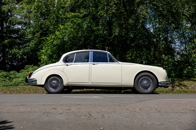 Lot 1967 Jaguar Mk. II 2.4 MOD