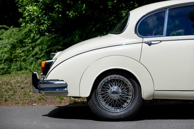 Lot 1967 Jaguar Mk. II 2.4 MOD