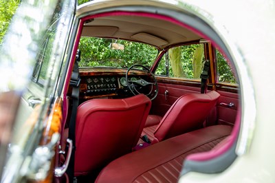 Lot 1967 Jaguar Mk. II 2.4 MOD
