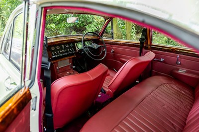 Lot 1967 Jaguar Mk. II 2.4 MOD