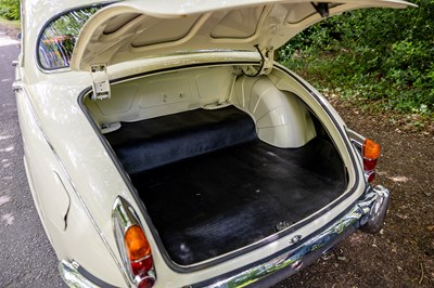 Lot 1967 Jaguar Mk. II 2.4 MOD