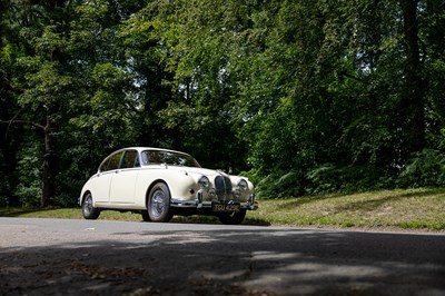 Lot 1967 Jaguar Mk. II 2.4 MOD