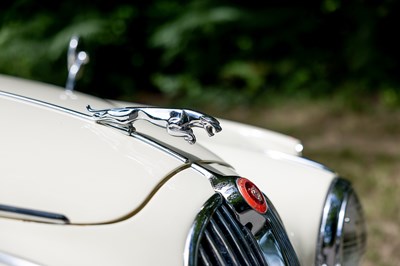 Lot 1967 Jaguar Mk. II 2.4 MOD
