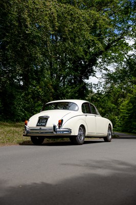 Lot 1967 Jaguar Mk. II 2.4 MOD