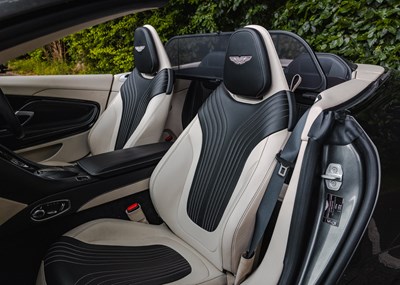 Lot 2018 Aston Martin DB11 Volante (4.0 litre)