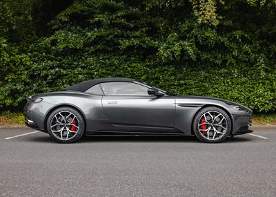 Lot 2018 Aston Martin DB11 Volante (4.0 litre)