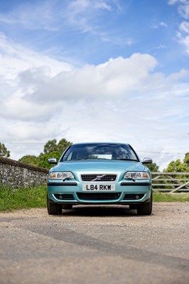 Lot 2003 Volvo V70R