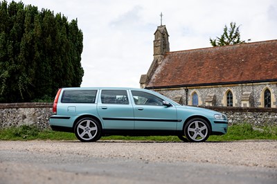 Lot 2003 Volvo V70R