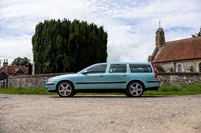 Lot 2003 Volvo V70R