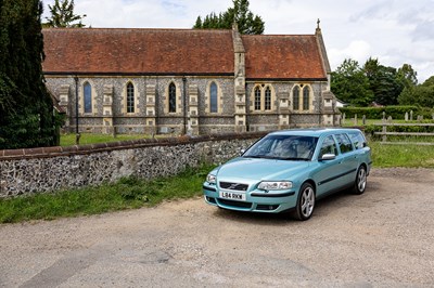 Lot 2003 Volvo V70R