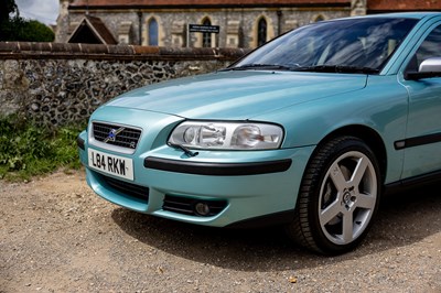 Lot 2003 Volvo V70R