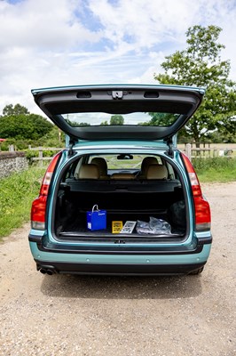 Lot 2003 Volvo V70R
