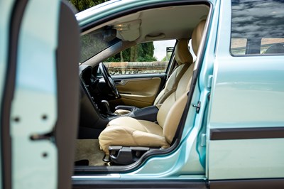 Lot 2003 Volvo V70R