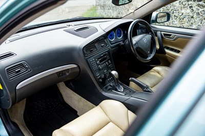 Lot 2003 Volvo V70R