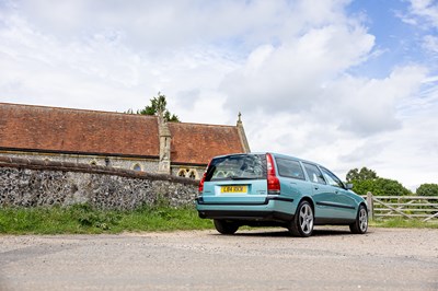 Lot 2003 Volvo V70R