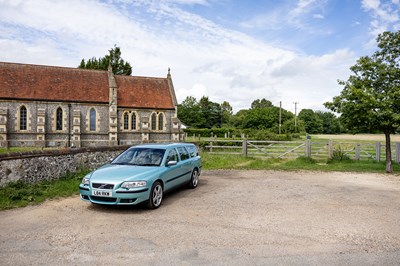 Lot 2003 Volvo V70R